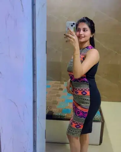 Escort Satchand